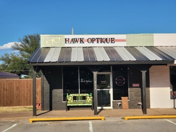 https://5282963.fs1.hubspotusercontent-na1.net/hubfs/5282963/Hawk%20Optique%20-%20office-1.jpeg