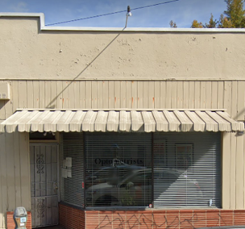 https://5282963.fs1.hubspotusercontent-na1.net/hubfs/5282963/Lake%20Merritt%20Optometry%20-%20office-1.png